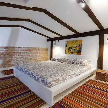 Charming Studio In The Heart Of * 오파티아